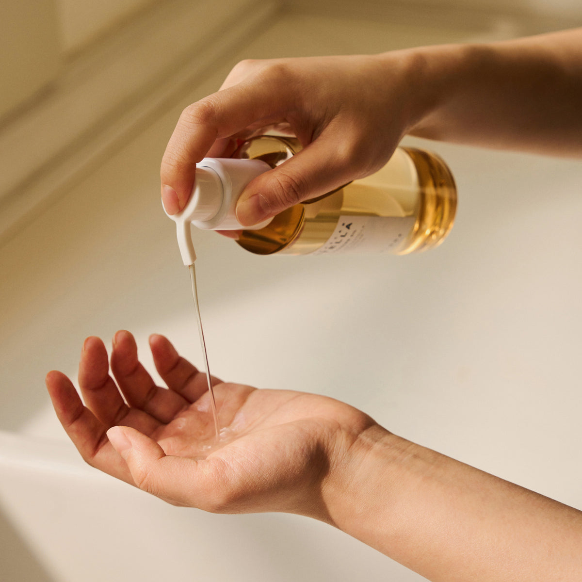 SKIN1004 Madagascar Centella Light Cleansing Oil, 200 ml.