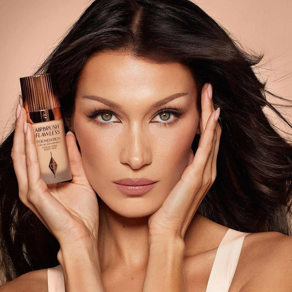 Charlotte Tilbury Airbrush Flawless makiažo pagrindas - GlamoraBeauty