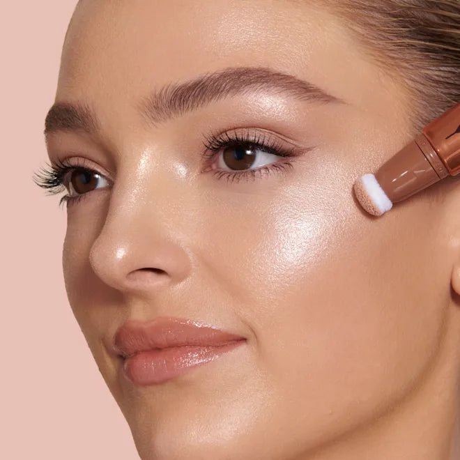 Charlotte Tilbury Beauty Light Wand skysta švytėjimo priemonė, Spotlight, 12 ml - GlamoraBeauty