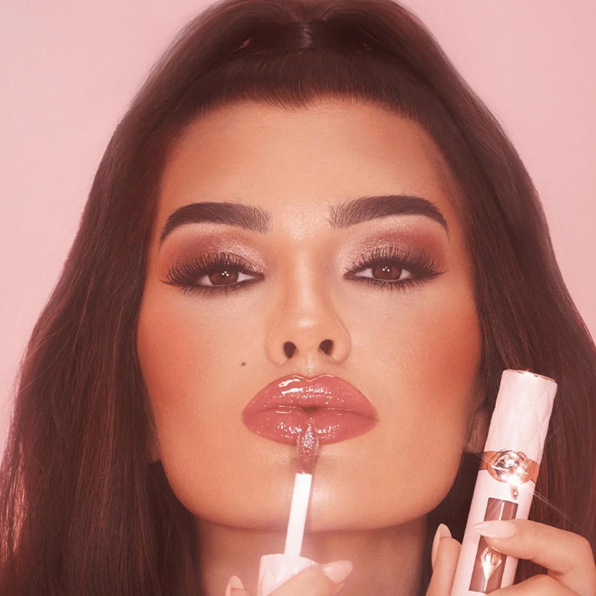 Charlotte Tilbury Big Lip Plumpgasm lūpų blizgis, Pillow Talk (Fair/Medium) - GlamoraBeauty