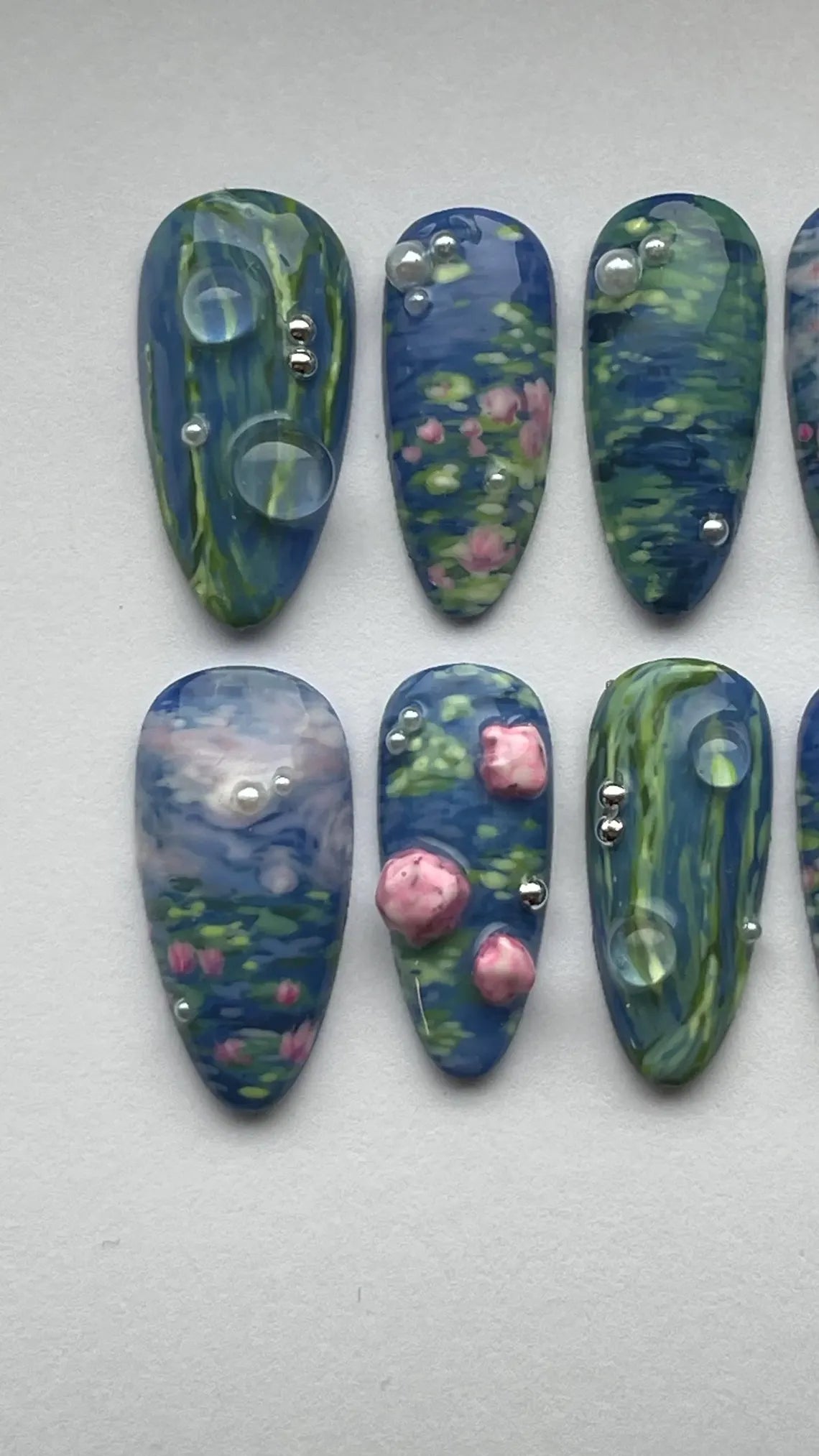 "Lily pond" x Mistnails handmade press on nails