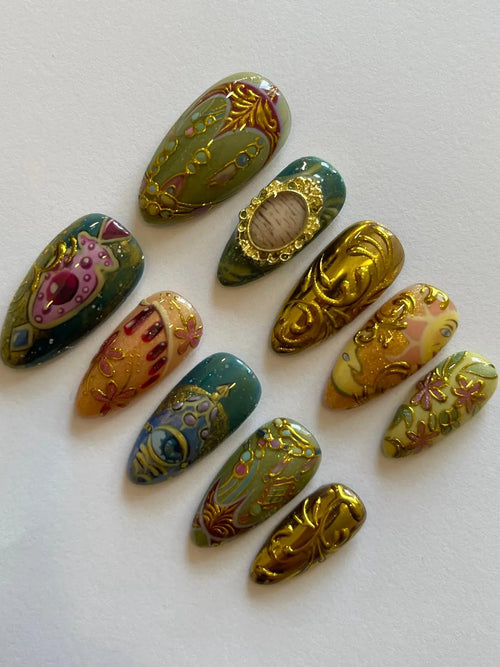 "Maximalist" x Mistnails handmade press on nails