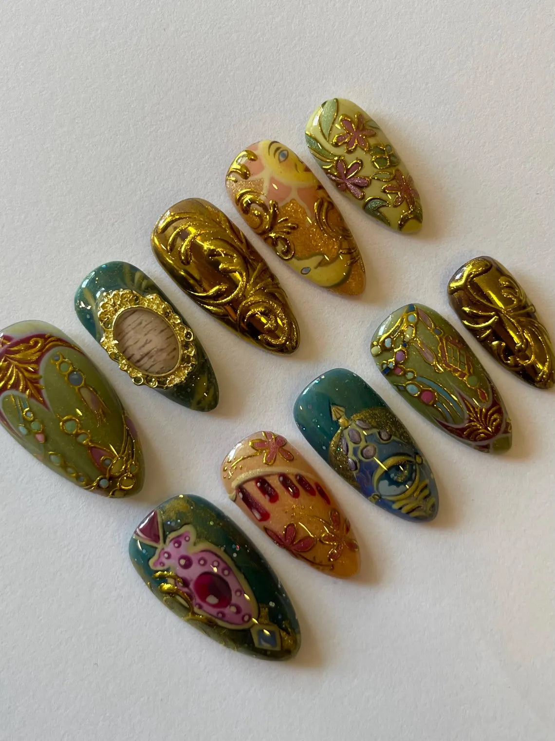 "Maximalist" x Mistnails handmade press on nails