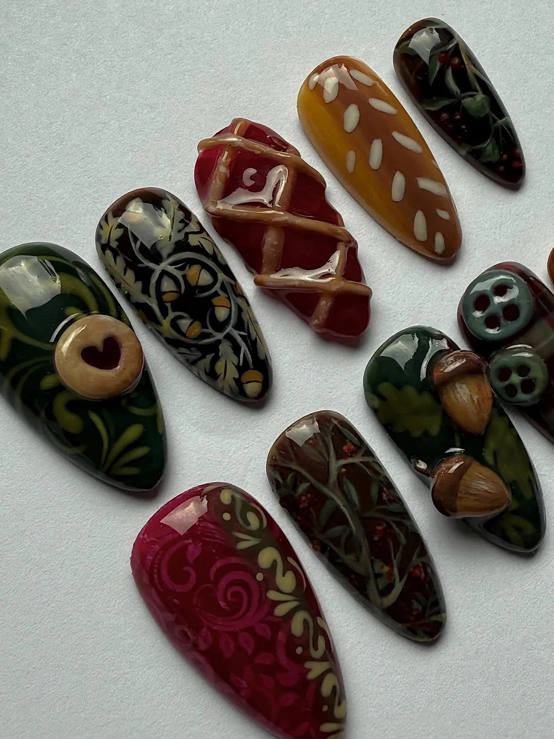 "Roasted acorn autumn" x Mistnails handmade press on nails