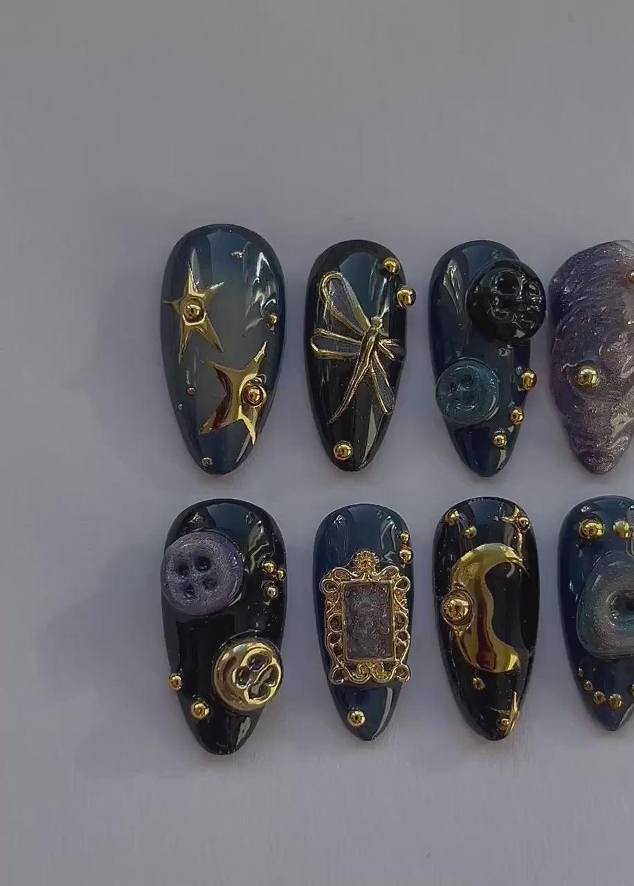 "Buttons for eyes" x Mistnails handmade press on nails