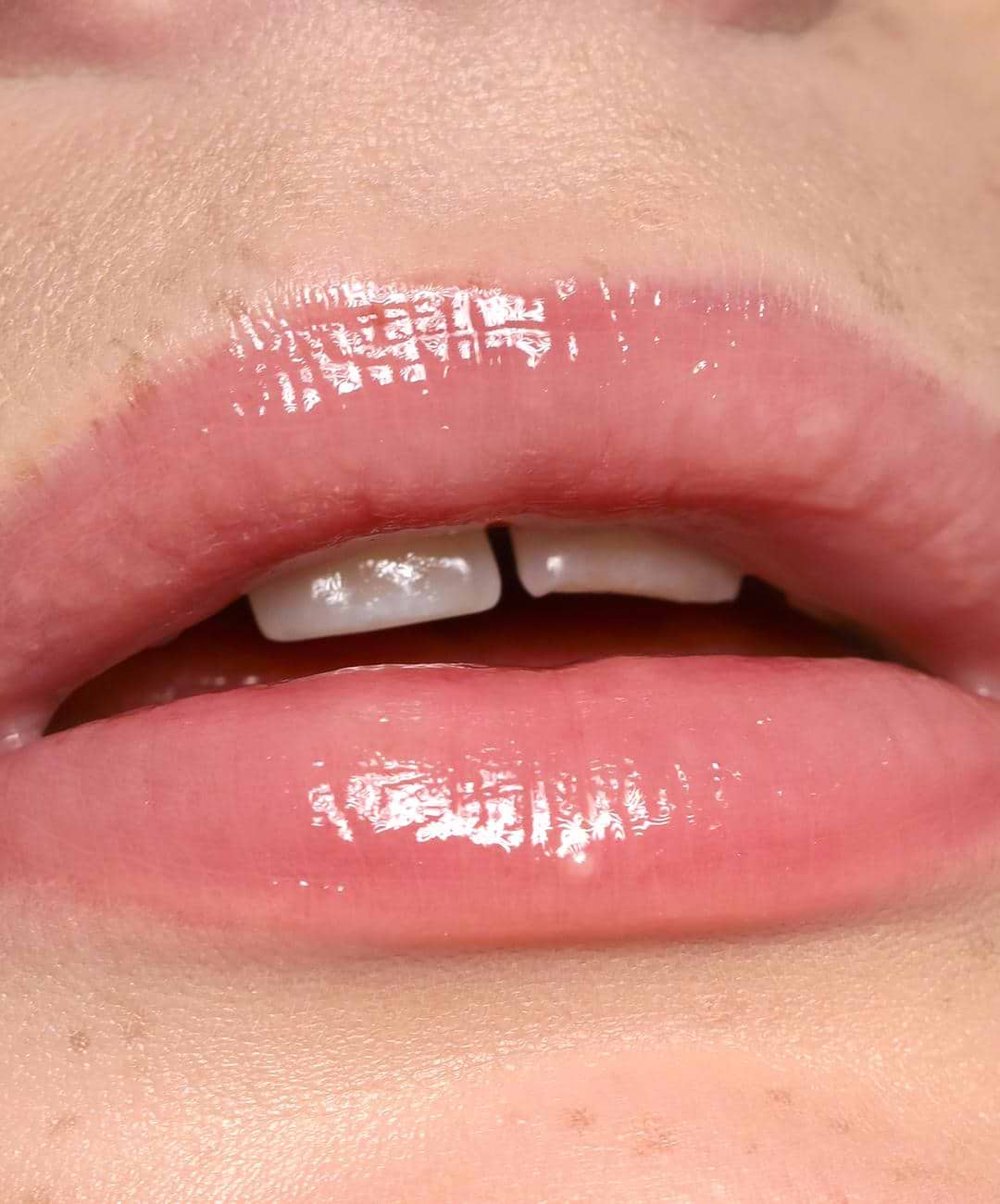 Refy lūpų blizgis (Blush) - GlamoraBeauty