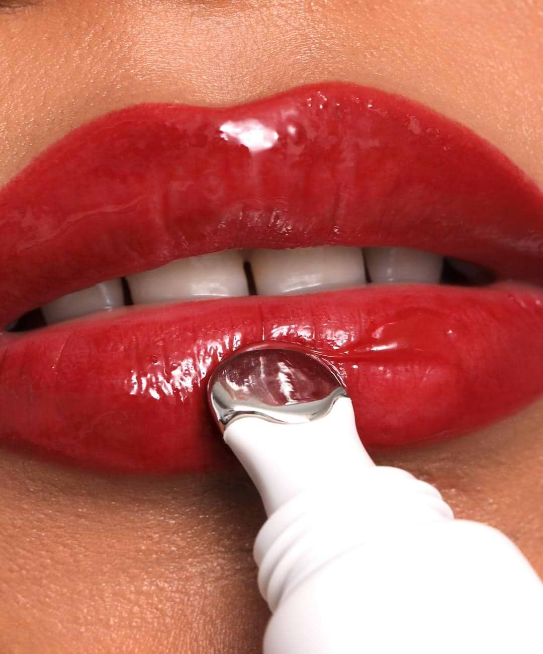 Refy lūpų blizgis (Red) - GlamoraBeauty